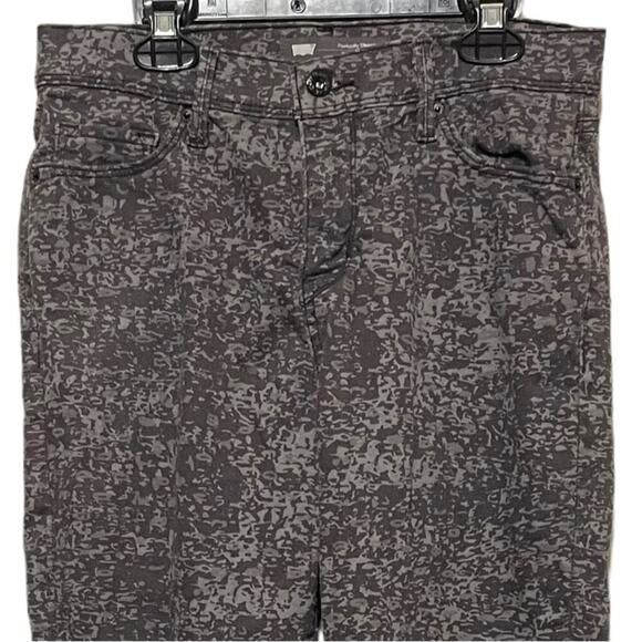 Levi's Dark Camo Perfectly Slimming 512 Straight Leg - Picture 2 of 10